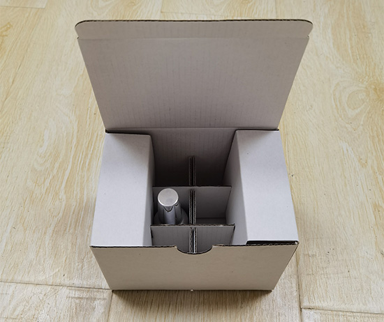 指甲油紙盒包裝 白（bái）色化妝（zhuāng）品指甲油紙箱